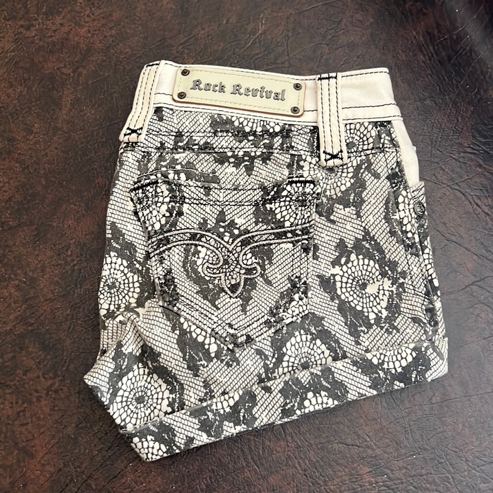 Rock Revival “lace” print shorts
